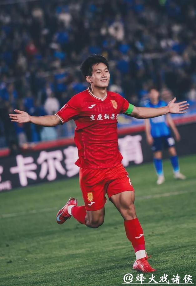 中甲“本土射手王”完成自我救赎，赛前黄希扬私信向余望：不进决赛不准回来
