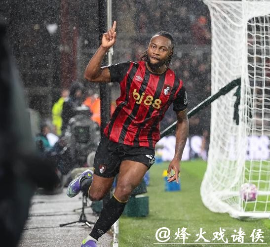 阿莫林曼联不能再乱签人！罗马诺巴萨尤文正密切关注塞内西